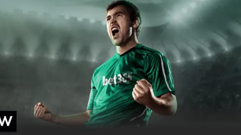 英格兰队史上成年后首秀最年长球员诞生：岁天，丹-伯恩领衔